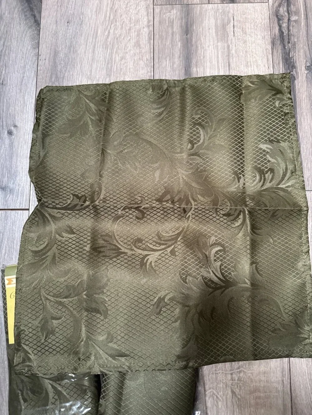 Caroline Scroll Damask Napkins 6 17